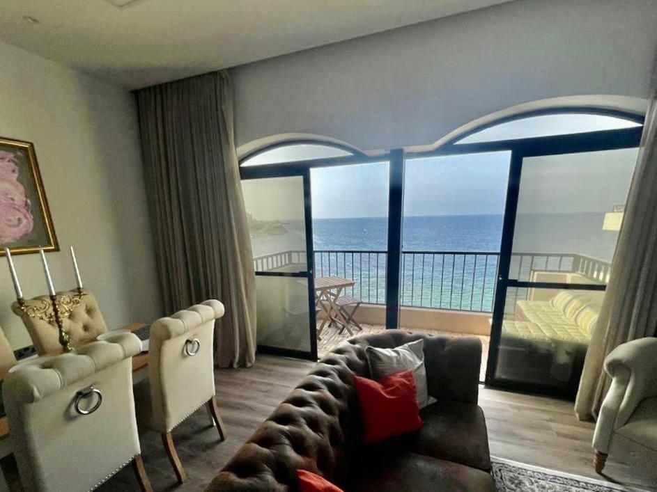 Front High End Apartment, Direct Sea Views. Apartamento Marsalforn