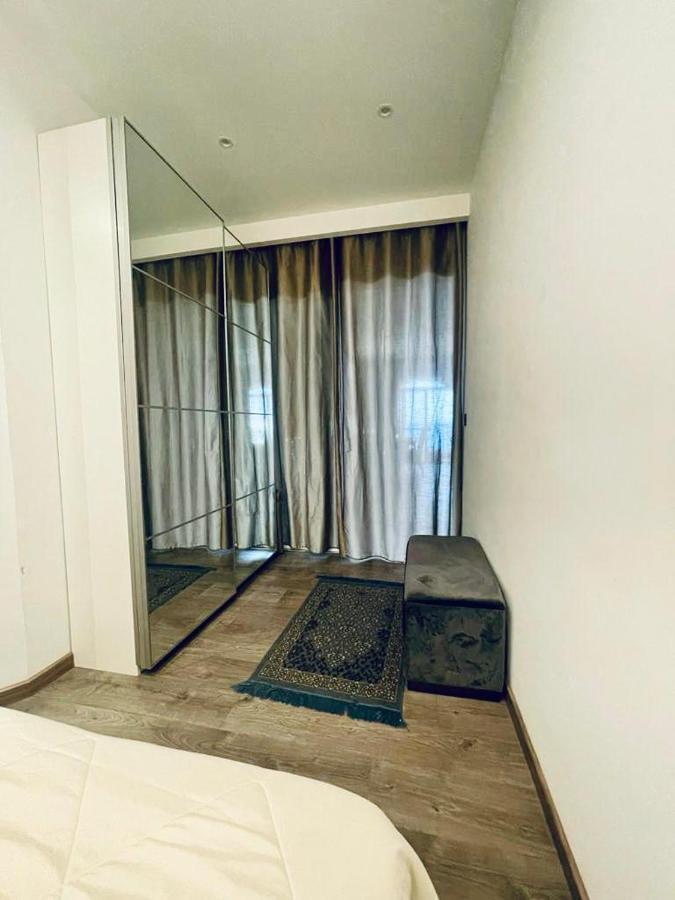 Front High End Apartment, Direct Sea Views. *