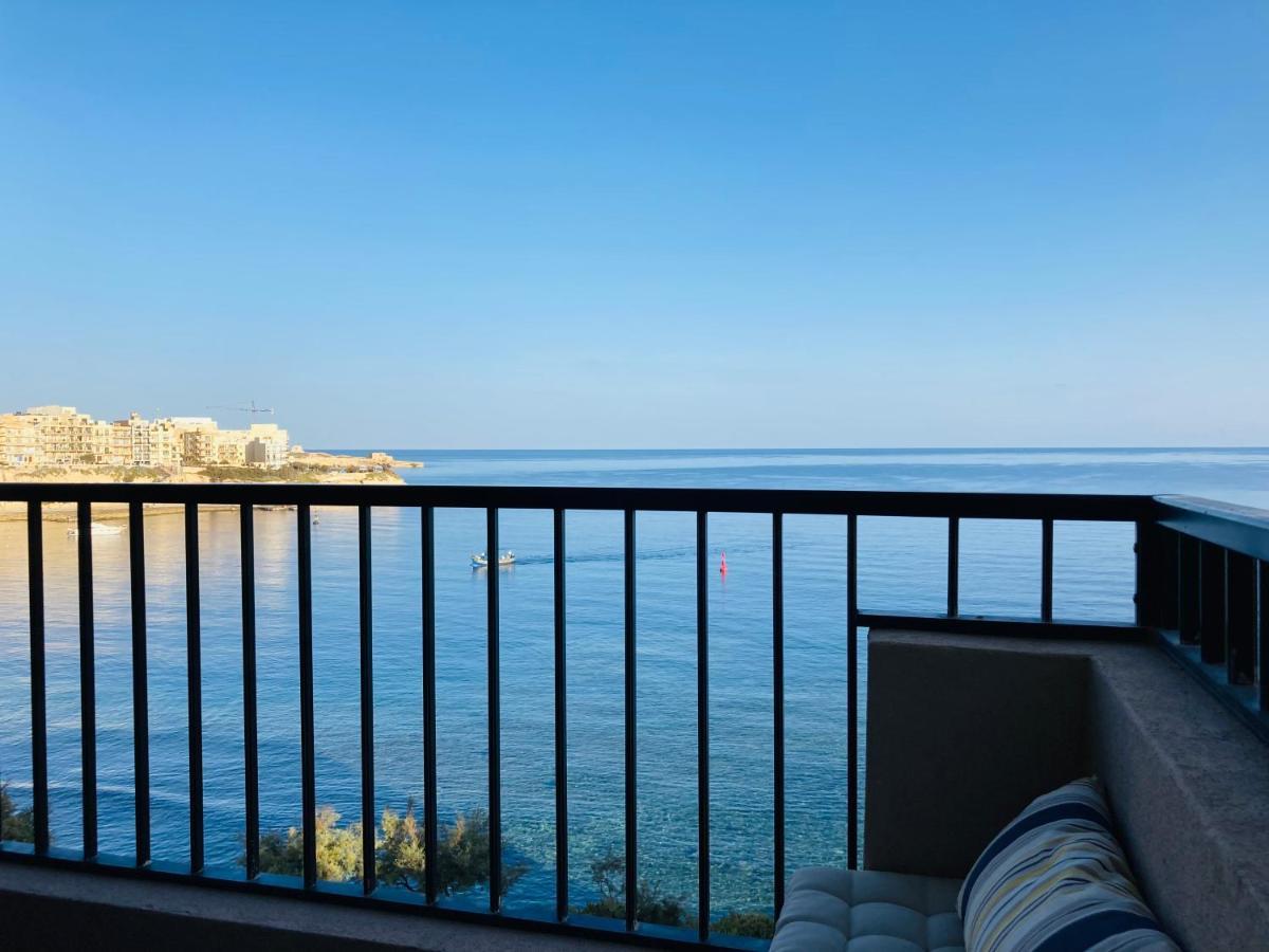 Front High End Apartment, Direct Sea Views. *